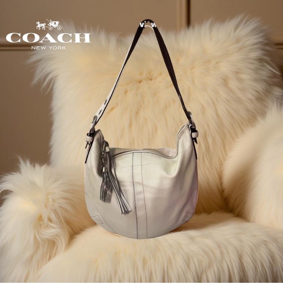🍒 COACH off white leather soho buckle shoulder bag purse - Picture 1 of 10